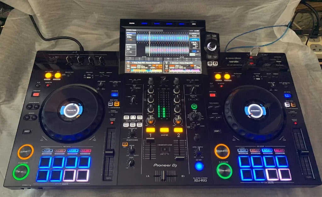 Pioneer XDJ-RX3 Sistema DJ Todo en Uno | Rekordbox y Serato DJ Pro | 2 Canales